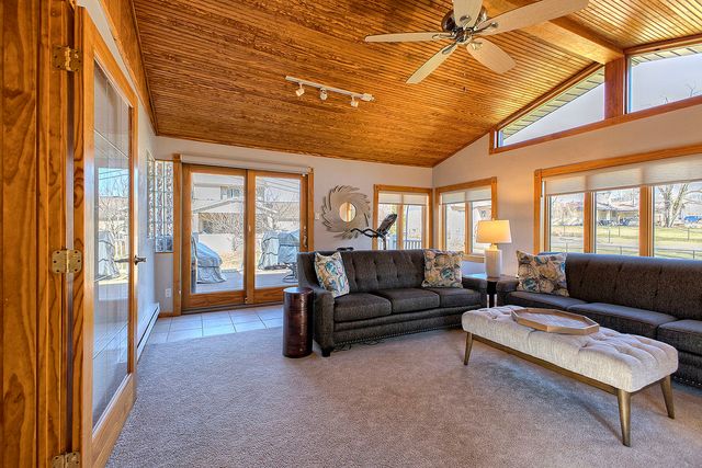 141 Saunders Station, Penn Twp, PA 15085