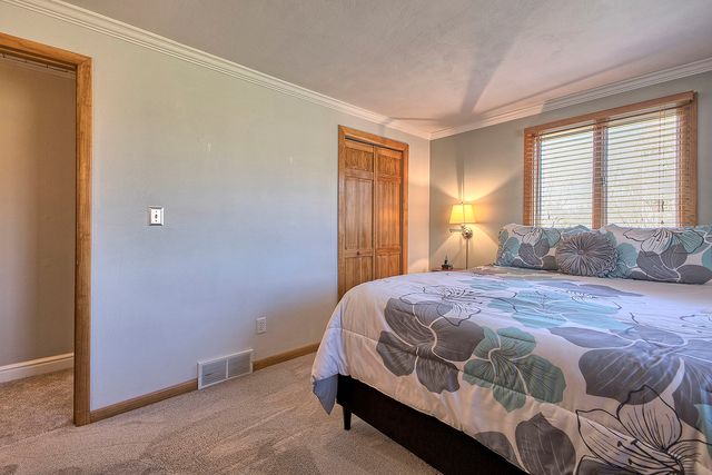 141 Saunders Station, Penn Twp, PA 15085