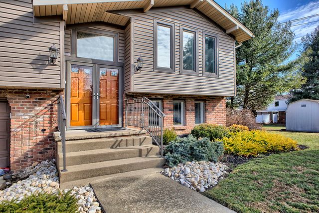 141 Saunders Station, Penn Twp, PA 15085