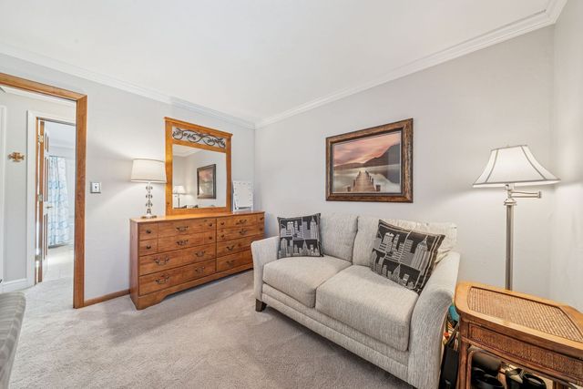 141 Saunders Station, Penn Twp, PA 15085