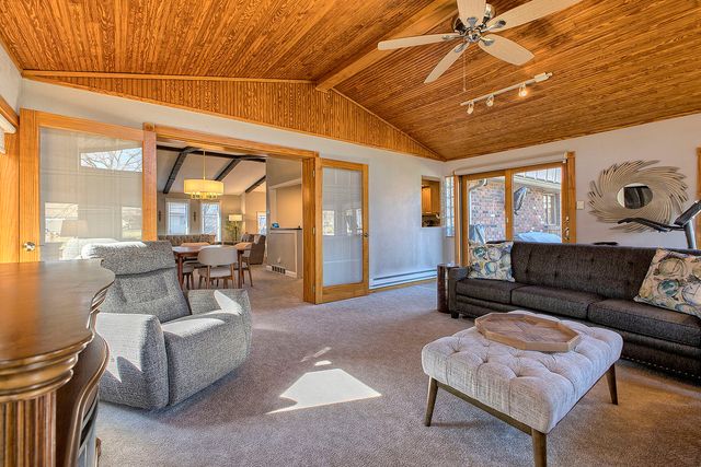 141 Saunders Station, Penn Twp, PA 15085