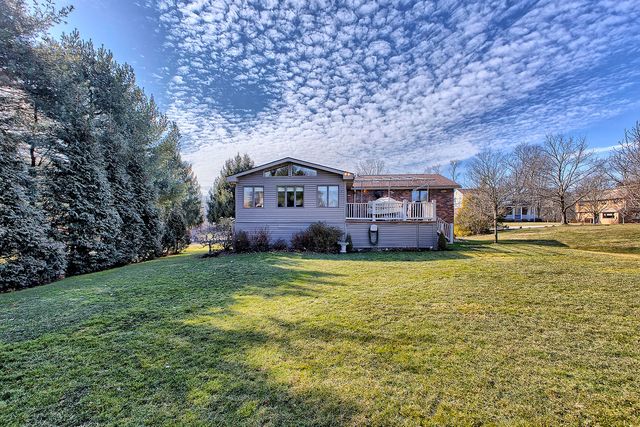 141 Saunders Station, Penn Twp, PA 15085