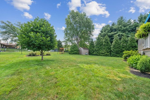 141 Saunders Station, Penn Twp, PA 15085