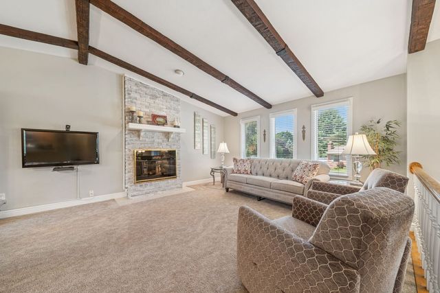 141 Saunders Station, Penn Twp, PA 15085