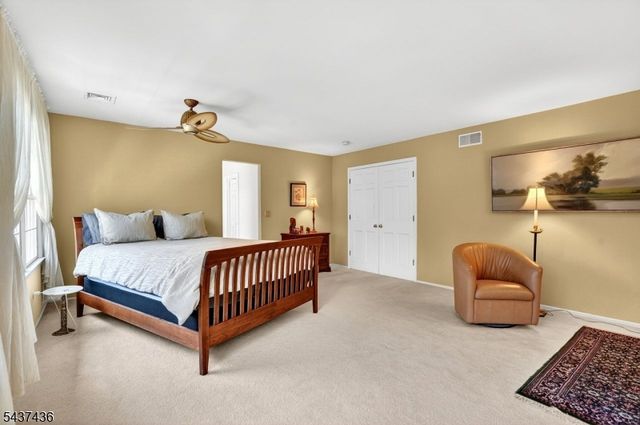 905 Kip Ln, Branchburg Twp., NJ 08853