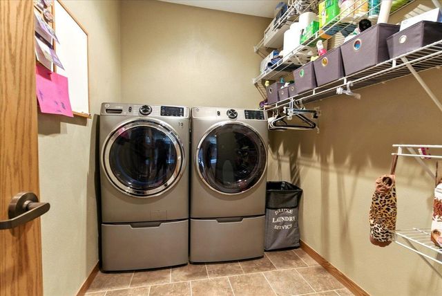 4320 Harvest Lane, Cedar Falls, IA 50613