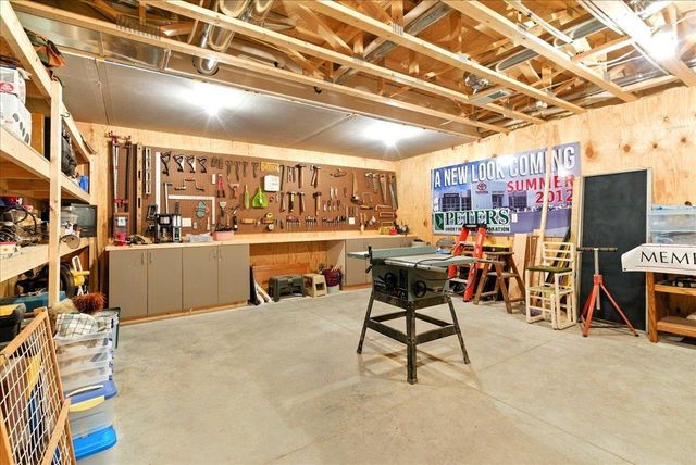 4320 Harvest Lane, Cedar Falls, IA 50613