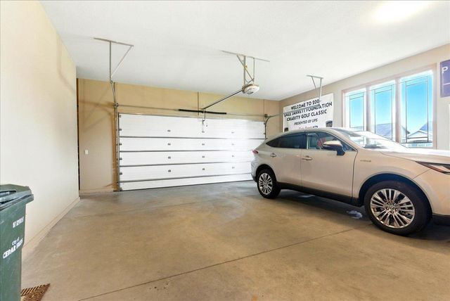 4320 Harvest Lane, Cedar Falls, IA 50613