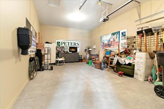 4320 Harvest Lane, Cedar Falls, IA 50613