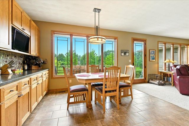 4320 Harvest Lane, Cedar Falls, IA 50613