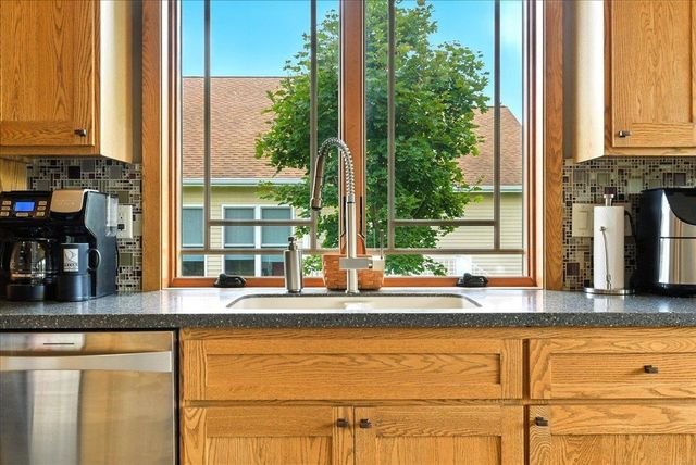 4320 Harvest Lane, Cedar Falls, IA 50613