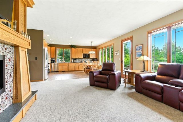 4320 Harvest Lane, Cedar Falls, IA 50613