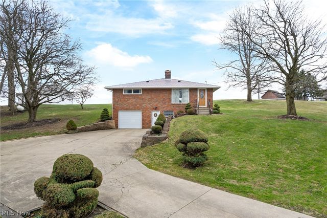 1697 Mount Eaton Road N, Dalton, OH 44618