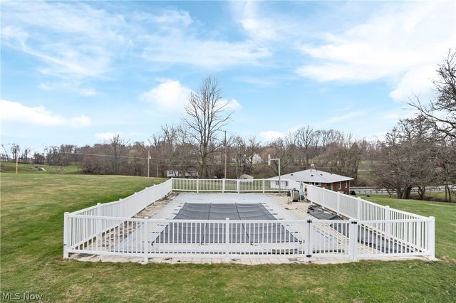 1697 Mount Eaton Road N, Dalton, OH 44618