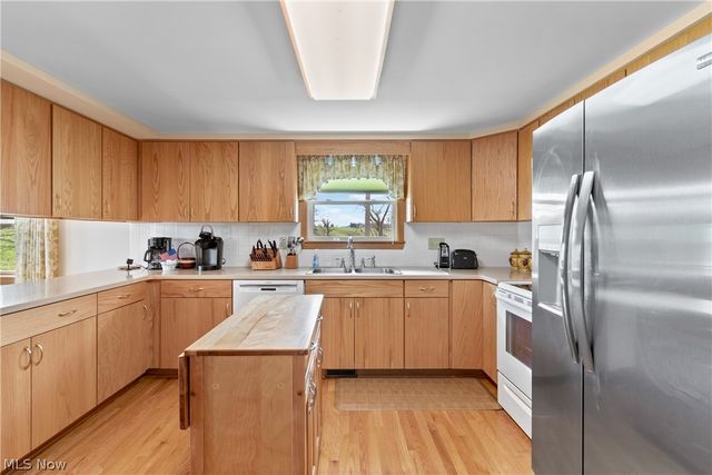 1697 Mount Eaton Road N, Dalton, OH 44618