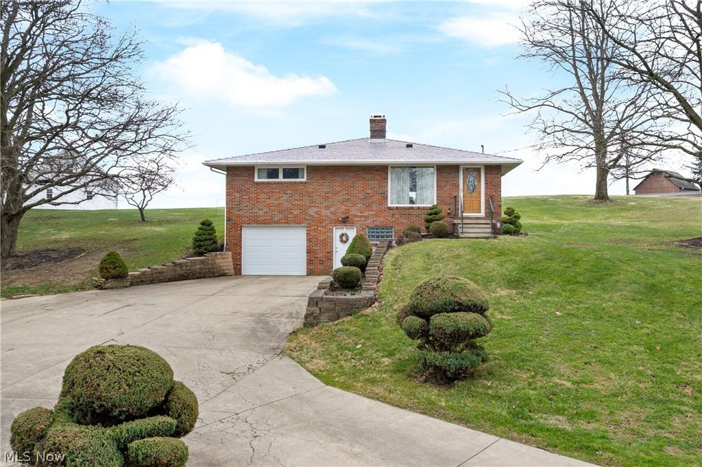 1697 Mount Eaton Road N, Dalton, OH 44618