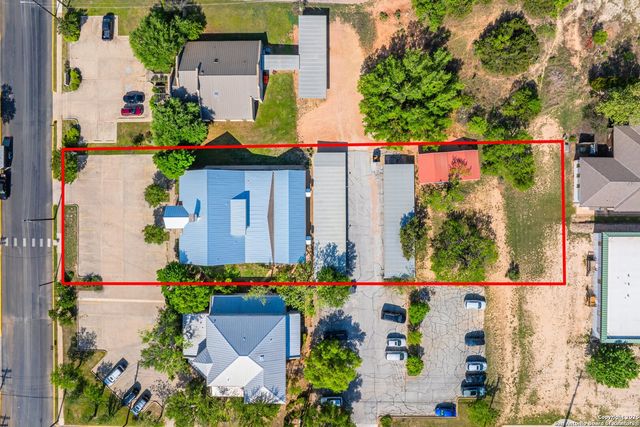 204 W Windcrest Drive, Fredericksburg, TX 78624