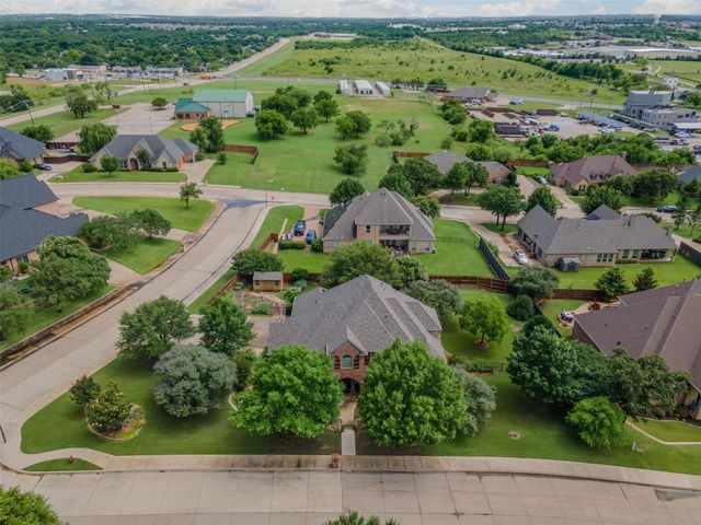 711 Flamingo Circle, Burleson, TX 76028