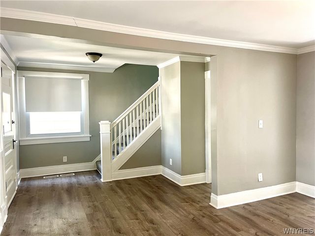 83 Lakewood Avenue, Buffalo, NY 14220