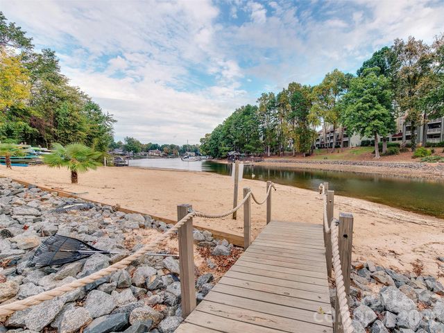 19827 Henderson Road B, Cornelius, NC 28031