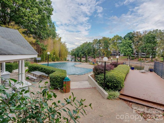 19827 Henderson Road B, Cornelius, NC 28031