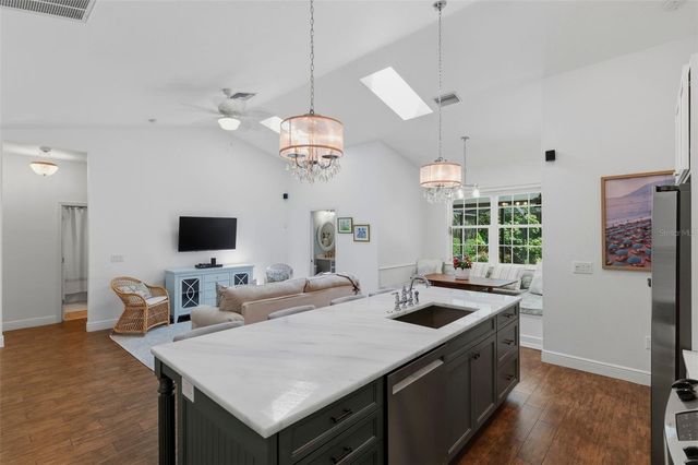 1709 GULF ROAD, Tarpon Springs, FL 34689