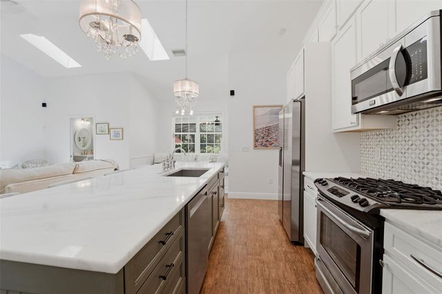 1709 GULF ROAD, Tarpon Springs, FL 34689