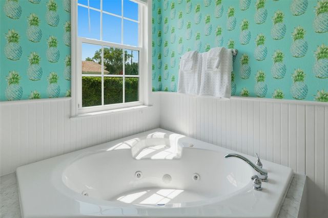 1709 GULF ROAD, Tarpon Springs, FL 34689