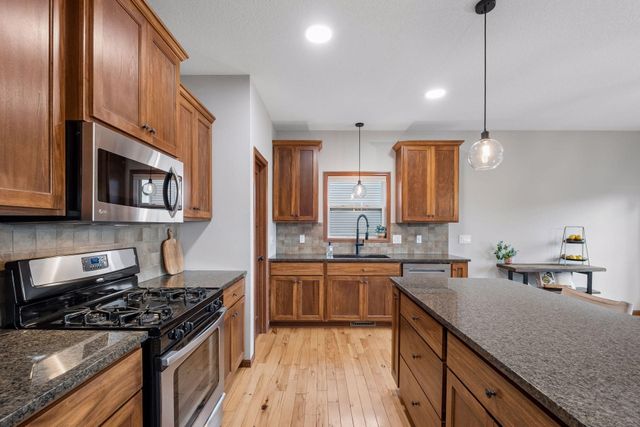 9161 River Rock Drive N, Chanhassen, MN 55317