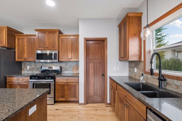 9161 River Rock Drive N, Chanhassen, MN 55317