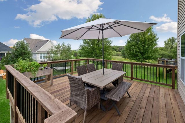 9161 River Rock Drive N, Chanhassen, MN 55317