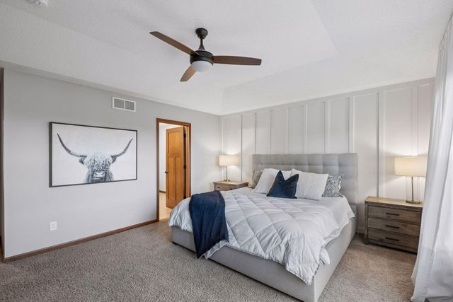 9161 River Rock Drive N, Chanhassen, MN 55317