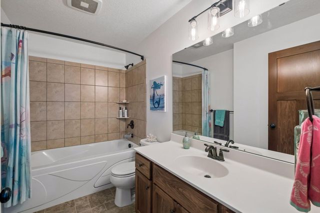 9161 River Rock Drive N, Chanhassen, MN 55317