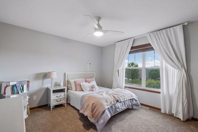 9161 River Rock Drive N, Chanhassen, MN 55317