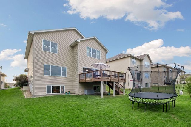 9161 River Rock Drive N, Chanhassen, MN 55317