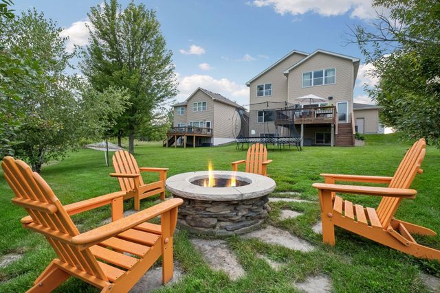 9161 River Rock Drive N, Chanhassen, MN 55317