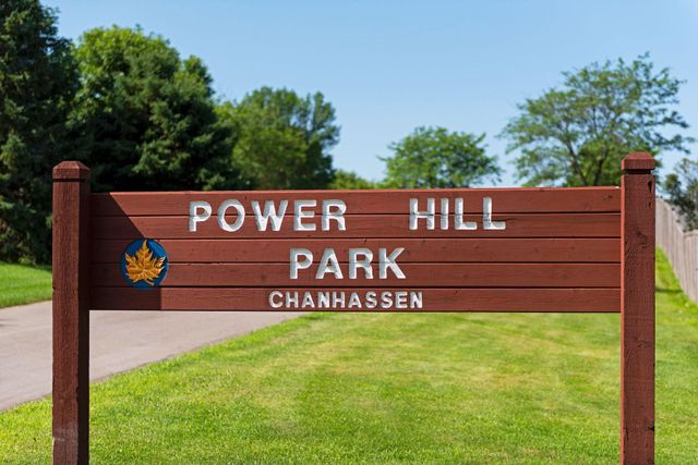 9161 River Rock Drive N, Chanhassen, MN 55317