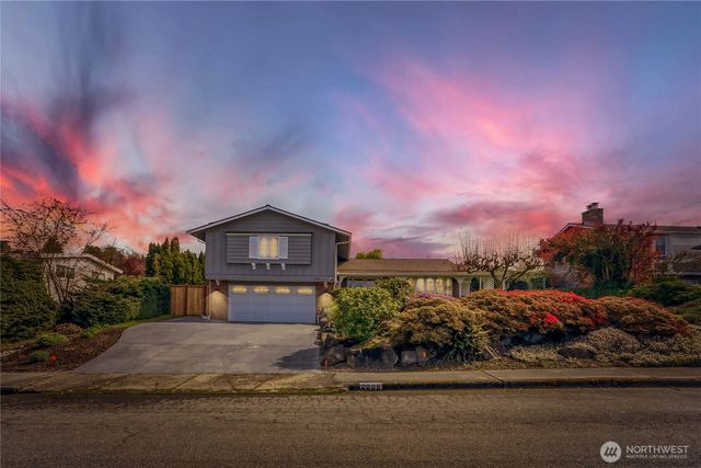 2008 121st Avenue SE, Bellevue, WA 98005