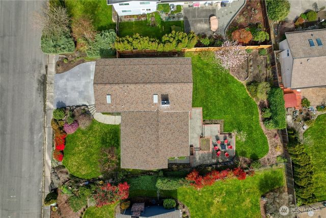 2008 121st Avenue SE, Bellevue, WA 98005