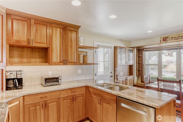 2008 121st Avenue SE, Bellevue, WA 98005