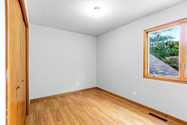 17330 Ipswich Way, Lakeville, MN 55044