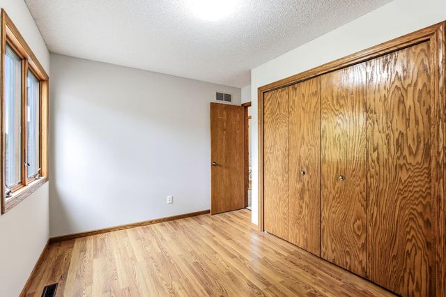 17330 Ipswich Way, Lakeville, MN 55044
