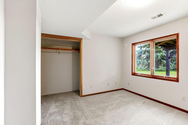 17330 Ipswich Way, Lakeville, MN 55044