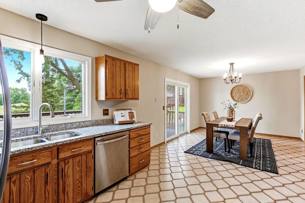 17330 Ipswich Way, Lakeville, MN 55044 — photo 5