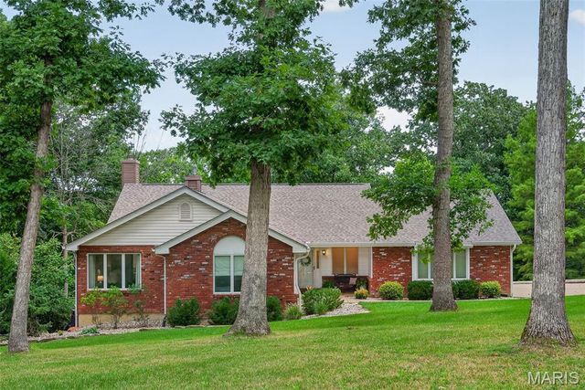 29 Greenview Drive, Defiance, MO 63341
