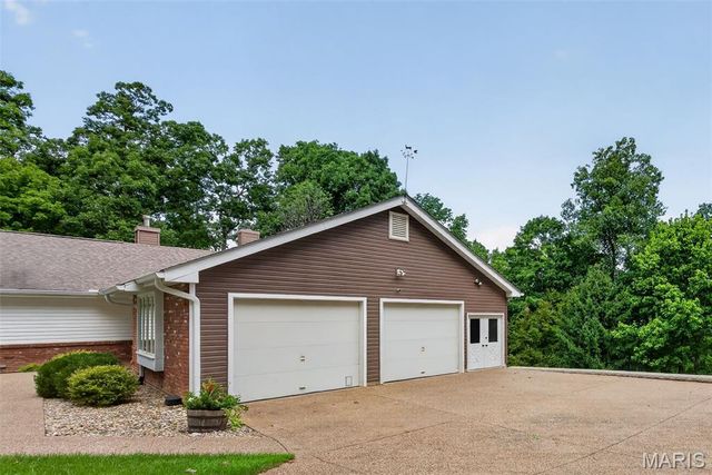 29 Greenview Drive, Defiance, MO 63341