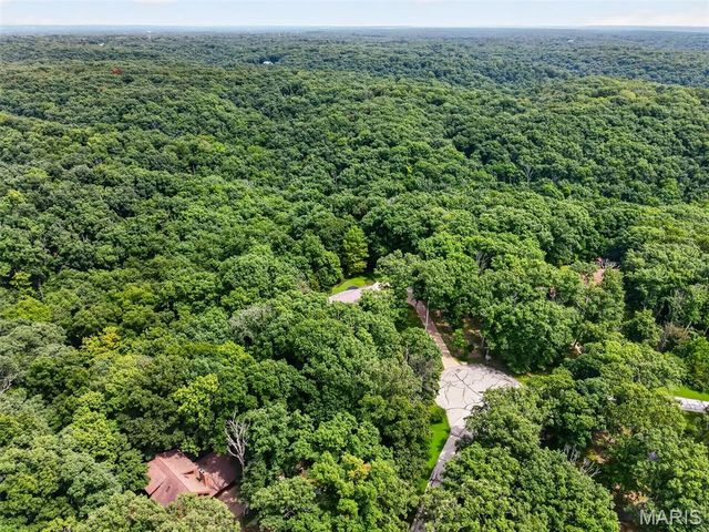 29 Greenview Drive, Defiance, MO 63341