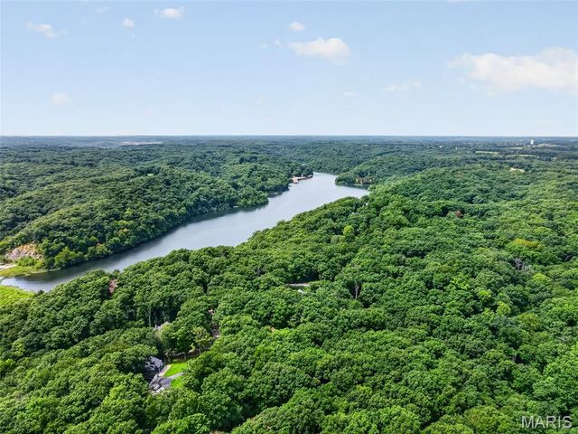 29 Greenview Drive, Defiance, MO 63341