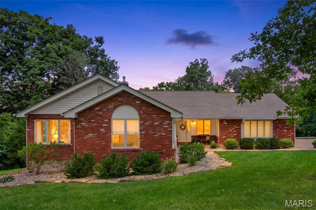 29 Greenview Drive, Defiance, MO 63341