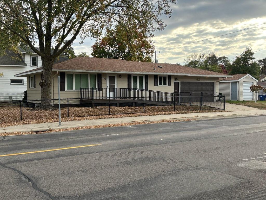 2104 3rd Street N, Saint Cloud, MN 56303